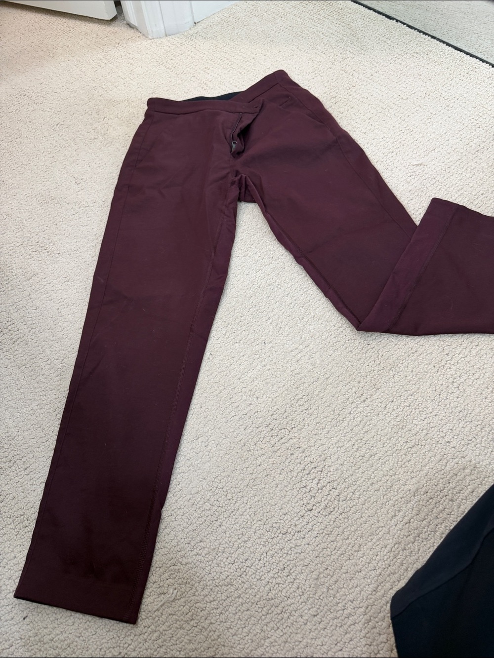 lululemon athletica Men's Maroon Slim Chinos